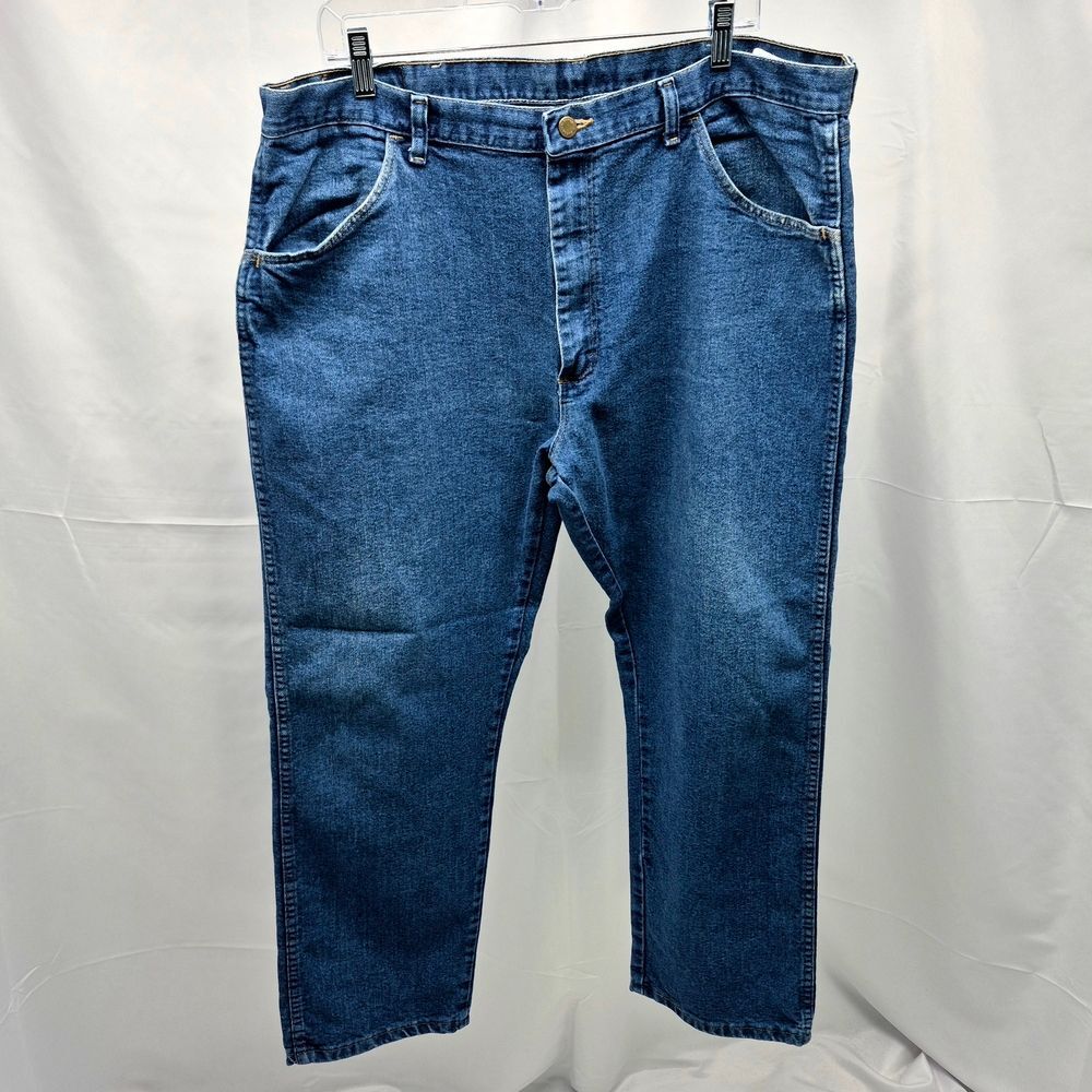 Wrangler Men's Classic Blue Denim Relaxed Fit Jeans 40x28